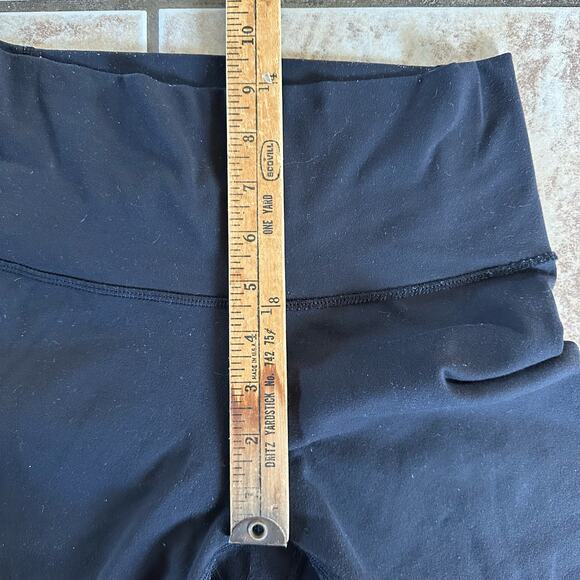 Lululemon True Self Crop Leggings Black Lattice Detail Luon Fabric Size 4 - Picture 8 of 9